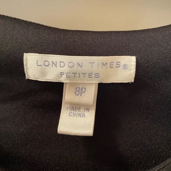Red and black London Times Petites dress with cap sleeves size 8P - Picture 3 of 8